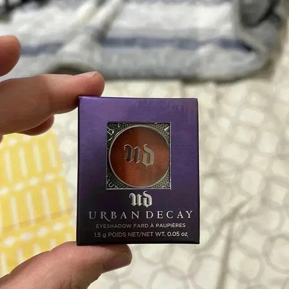Urban Decay Spike Eyeshadow Single - Picture 1 of 4